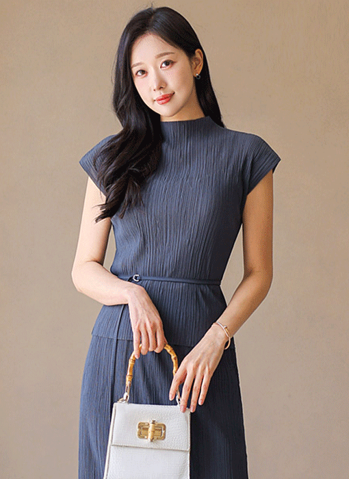 Air Pleated Mock Neck Belted Blouse